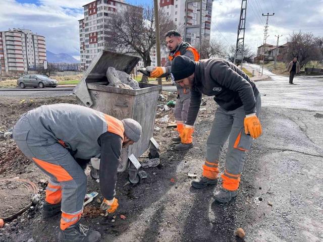 Melikgazi Belediyesi ekipleri rüzgar mesaisinde 2