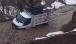 Bitlis&rsquo;te heyelan nedeniyle 4 k&ouml;y yolu ulaşıma kapandı