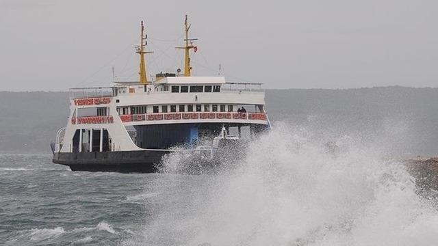Bozcaada ve Gökçeada'da feribot seferlerine 'fırtına' engeli!