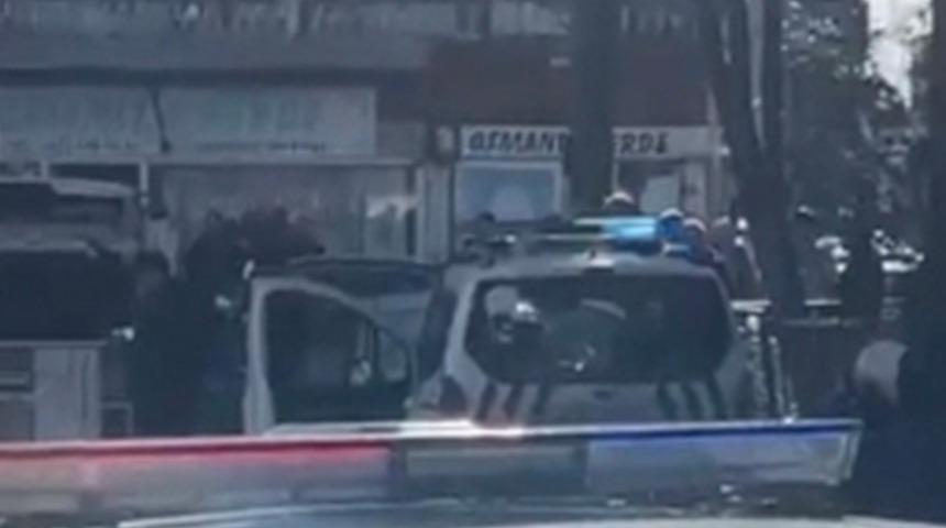 İstanbul'da polise bı&ccedil;aklı saldırı! 4'&uuml; polis 6 yaralı