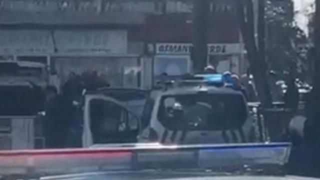 İstanbul'da polise bıçaklı saldırı! 4'ü polis 6 yaralı