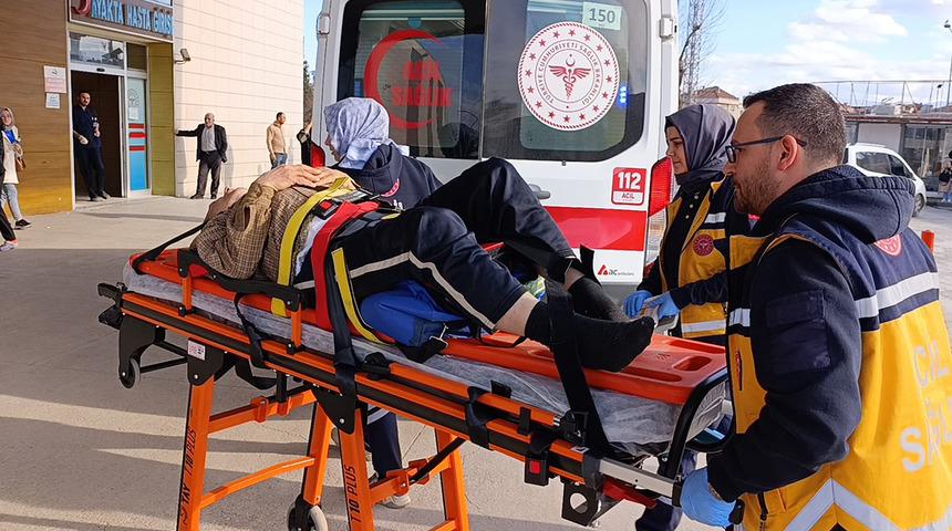 Bursa'da korkun&ccedil; olay! Trakt&ouml;r&uuml;n altında kalarak ağır yaralandı