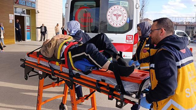Bursa'da korkunç olay! Traktörün altında kalarak ağır yaralandı