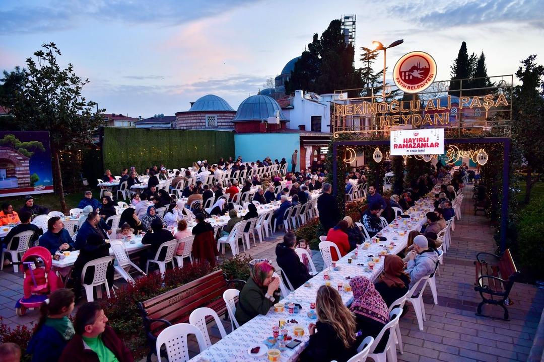Fatih te Ramazan hazırlıkları tamamlandı! K&uuml;t&uuml;phanelerde iftar ve sahur ikramı 1