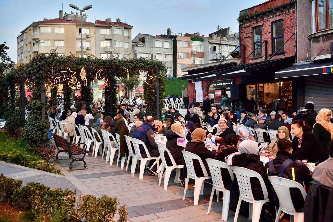 Fatih te Ramazan hazırlıkları tamamlandı! K&uuml;t&uuml;phanelerde iftar ve sahur ikramı 3