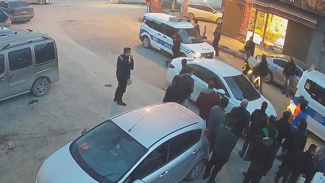 Yer: Malatya! Birlikte yaşadığı kadını sokak ortasında silahla tehdit etti