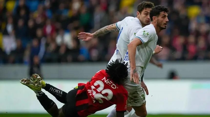 S&uuml;per Lig'de bu sezon 20.teknik adam değişikliği de oldu! Resmen duyuruldu