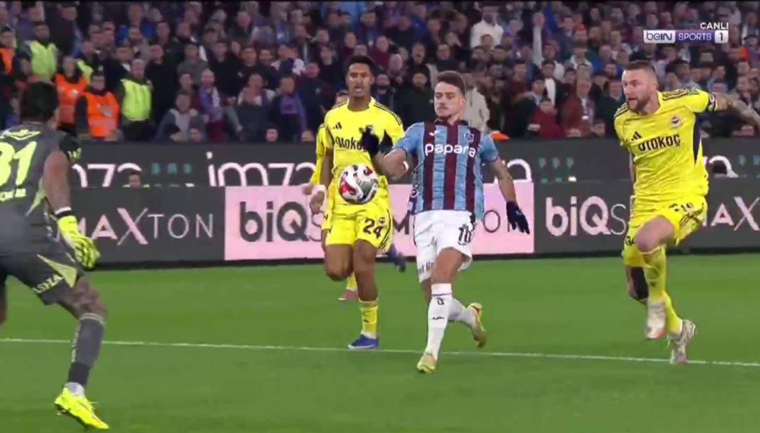 Önce golü, sonra adamı kaçırdı! Yenilen gol sonrası yıldız isme büyük tepki: Kadro dışı kalmalı! 2