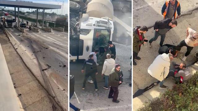 Devrilen beton mikserinin içinde mahsur kalan sürücü balyozla kendini kurtardı