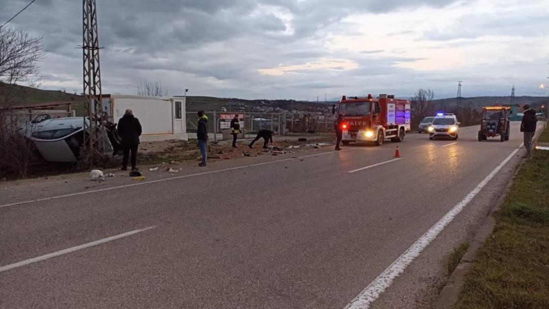 Samsun da otomobil takla attı: 2 yaralı 1