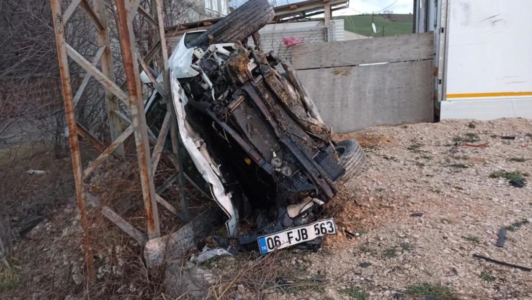 Samsun da otomobil takla attı: 2 yaralı 2