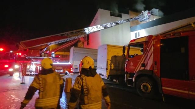 İstanbul'da mobilya mağazasında yangın