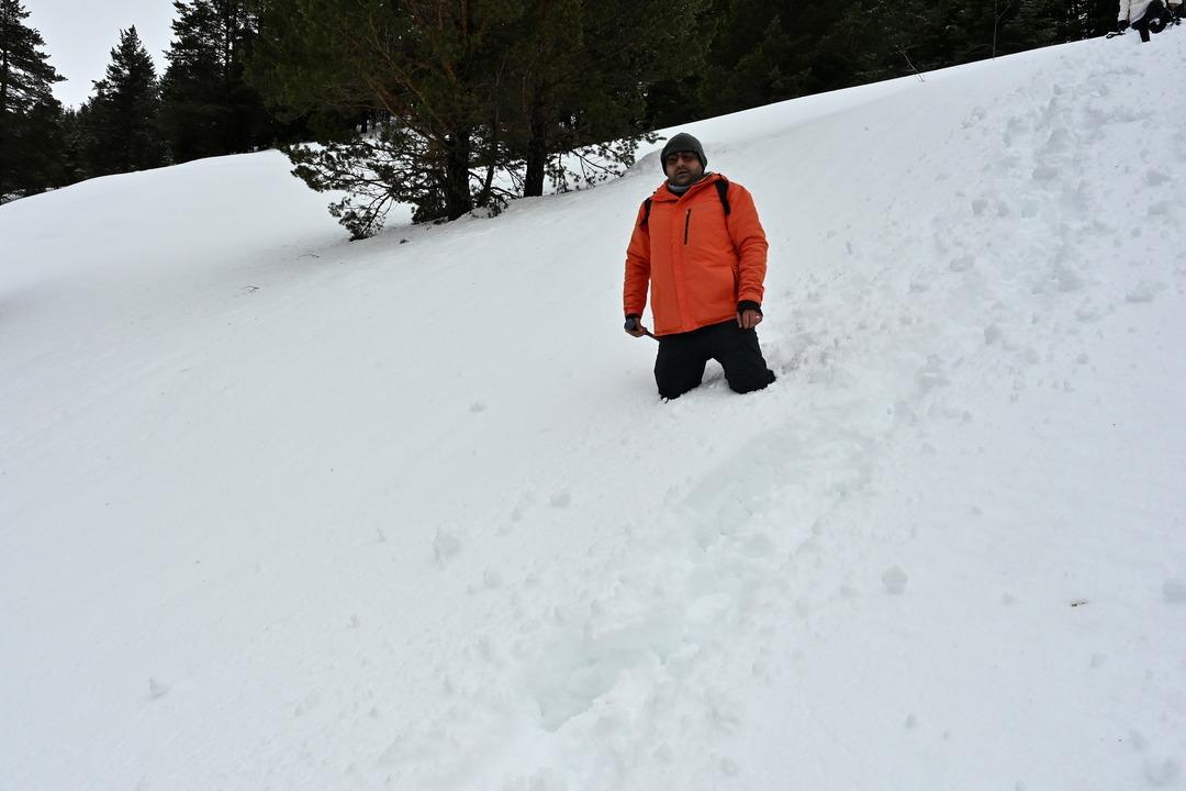 Kar kalınlığı 1.5 metreye ulaştı! İlk defa yapınca "Dağ virüsü" kaptı! 5