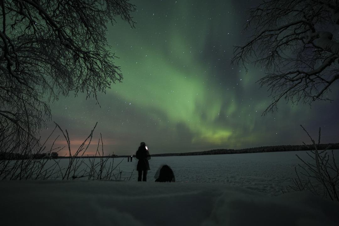 İsve&ccedil; in kuzeyinde ışık patlaması yaşandı: G&ouml;r&uuml;nt&uuml;ler nefes kesti! 1
