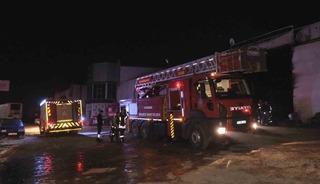 Karaman&rsquo;da dorse &uuml;retim fabrikasında yangın paniği