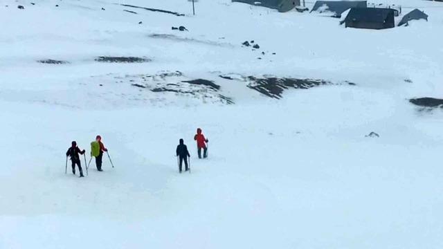 S&uuml;phan Dağı tırmanışı hava muhalefetine takıldı 3