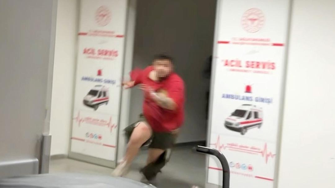 Yer: Aksaray! Gasba uğrayıp yaralanan şahıslar gazetecilere saldırdı 1