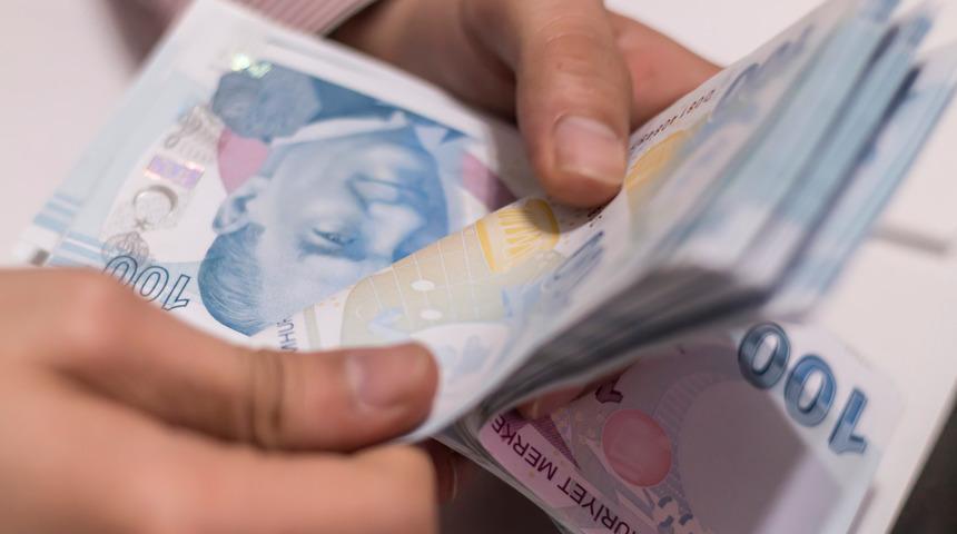 Krediler yüzde 7.6 oranında geriledi