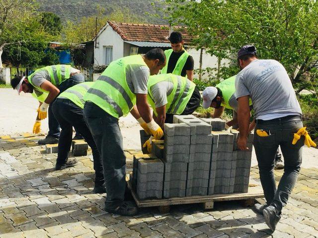 Söke Karacahayıt’ta parke kaplama çalışmaları başladı