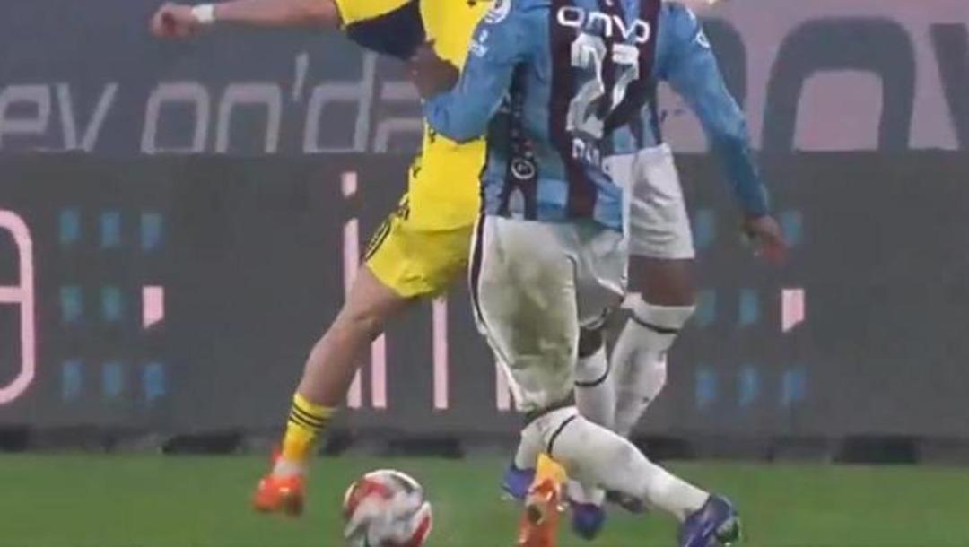 Trio dan Trabzonspor-Fenerbahçe derbisine flaş yorum! "Oyundan ihraç edilmeliydi" 3