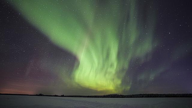 İsveç'in kuzeyinde ışık patlaması yaşandı: Görüntüler nefes kesti!