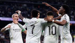 Real Madrid, Real Sociedad'ı devirdi! Liderlik koltuğuna g&ouml;z dikti