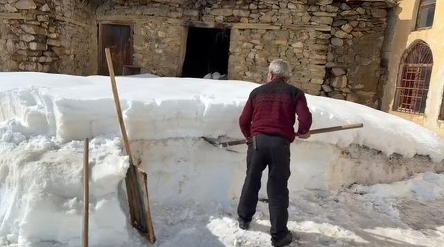 Van&rsquo;da 76 yerleşim yerinin yolu kapalı 5