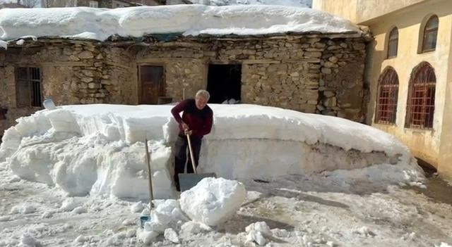 Van&rsquo;da 76 yerleşim yerinin yolu kapalı 4