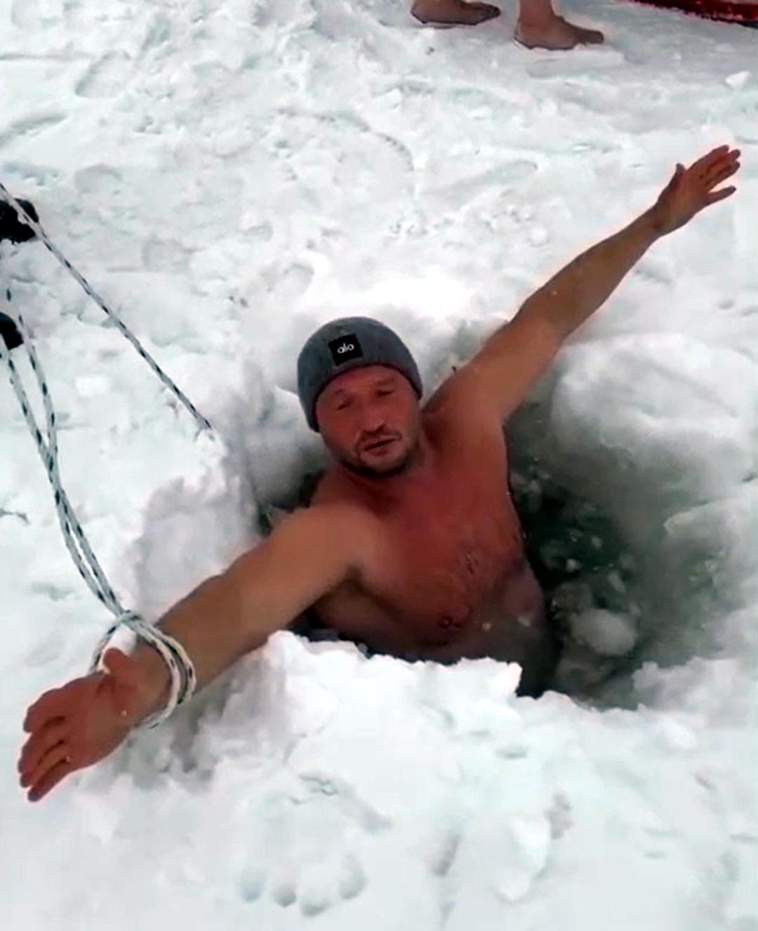 İstanbul dan bunun için gittiler: Buzu gibi suya girdiler 1