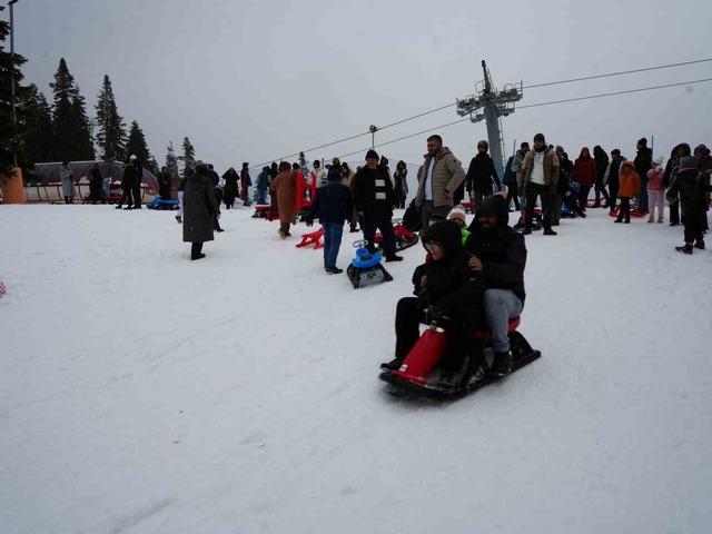 Ilgaz Dağı&rsquo;na kayakseverler akın etti 10