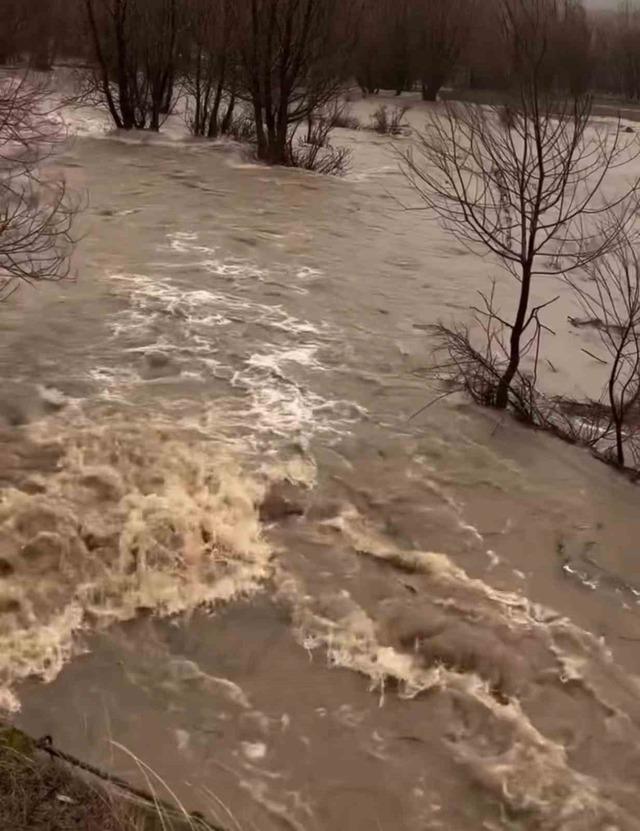 Çankırı’da sağanak sonrası baraj taştı 2