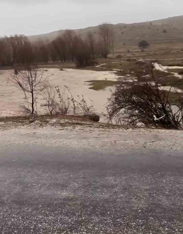 Çankırı’da sağanak sonrası baraj taştı 1