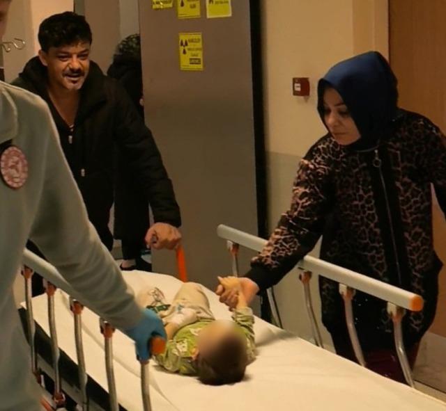 Villanın merdivenlerden d&uuml;şen 1 yaşındaki &ccedil;ocuk ağır yaralandı 2