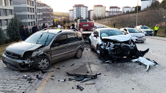 Eskişehir'de zincirleme trafik kazası: 6 yaralı