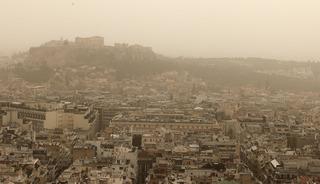 Atina'yı sarıya b&uuml;r&uuml;d&uuml;, İstanbul'a geliyor: Bug&uuml;n ve yarın etkili olacak