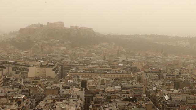 Atina'yı sarıya bürüdü, İstanbul'a geliyor: Meteoroloji uyardı