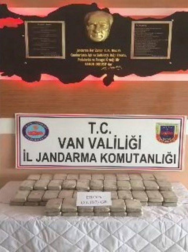 Jandarma tırda 51 kilo 187 gram eroin yakaladı