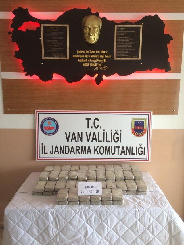 Jandarma tırda 51 kilo 187 gram eroin yakaladı