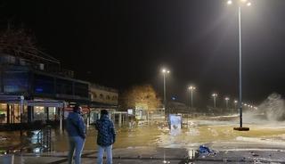 Edremit K&ouml;rfezi'nde lodos etkili oldu