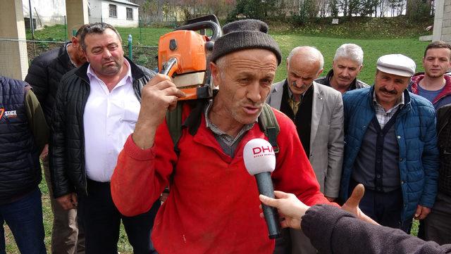 Kanserden ölenlerin fotoğrafları kahve duvarına sıralandı