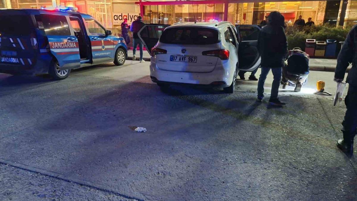 Günlerdir kıpırdamayan araçtan ceset çıktı! Dinlenme tesisinde şüpheli ölüm