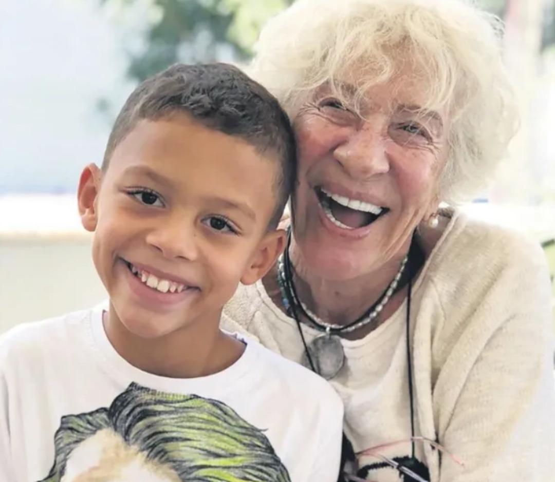 Defne Joy Foster ın annesinden yıllar sonra olay s&ouml;zler: Tolga Karel ve Kerem Altan... 1