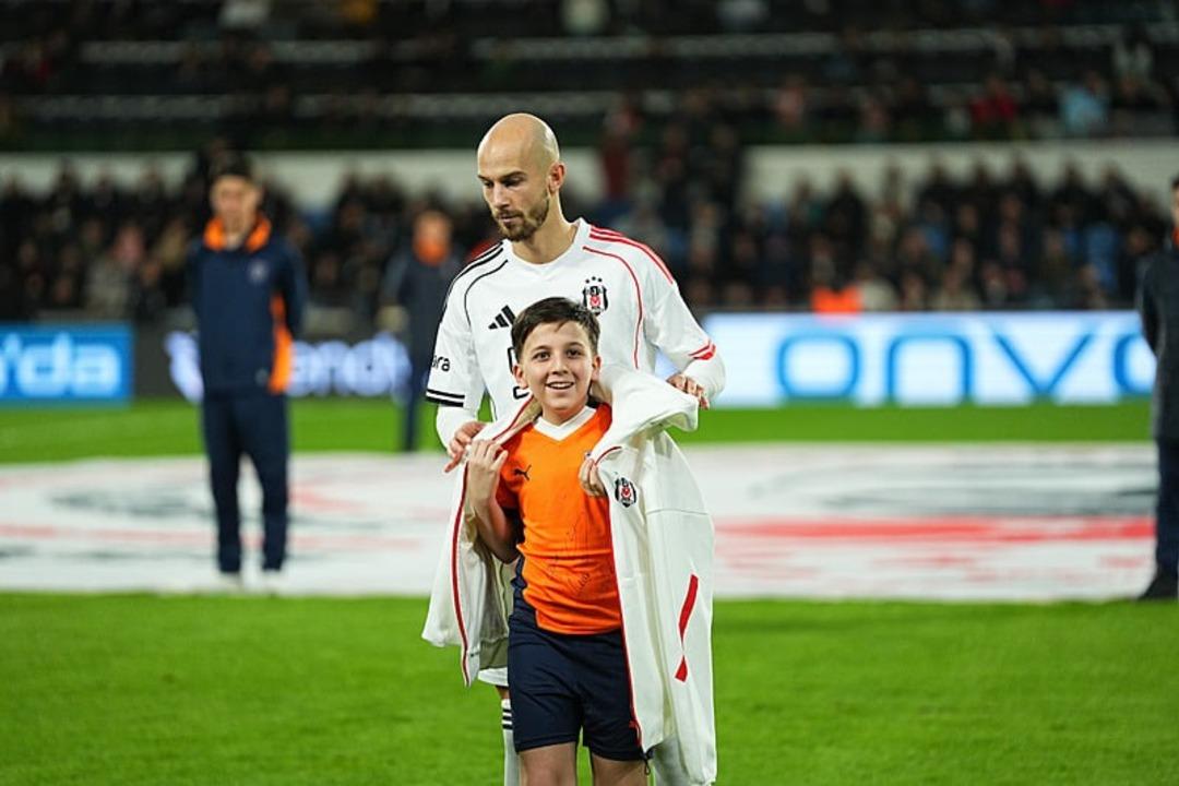 Nihat Kahveci galibiyete rağmen iki isme yolu gösterdi! "İkisi de gitsin bana göre" 4