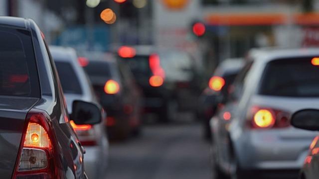 İstanbul'da Anadolu Yakası'nda trafik yoğunluğu y&uuml;zde 80'e ulaştı