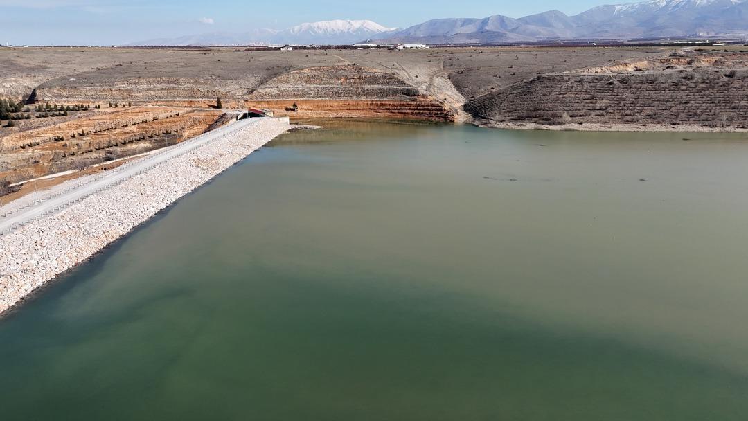 Barajdaki seviye maksimuma ulaştı! Kapaklar kontroll&uuml; şekilde a&ccedil;ıldı 1