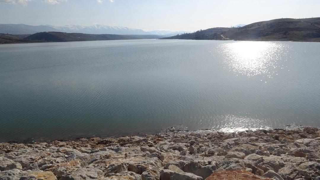 Barajdaki seviye maksimuma ulaştı! Kapaklar kontroll&uuml; şekilde a&ccedil;ıldı 3