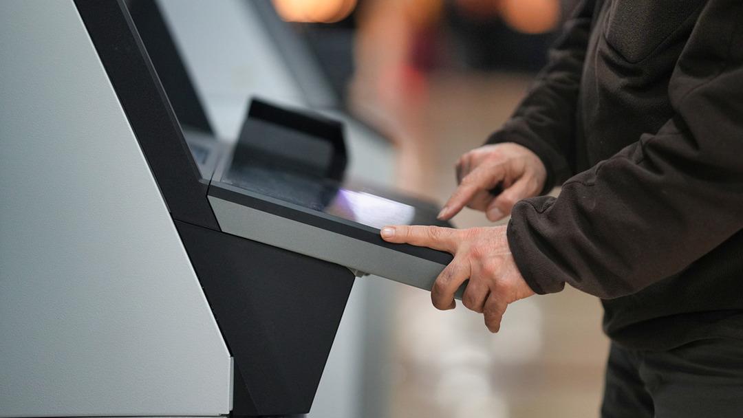 ATM&rsquo;de bug&uuml;n buna şaşırmayın: Kredi kartı kullanan herkesi ilgilendiriyor! 1