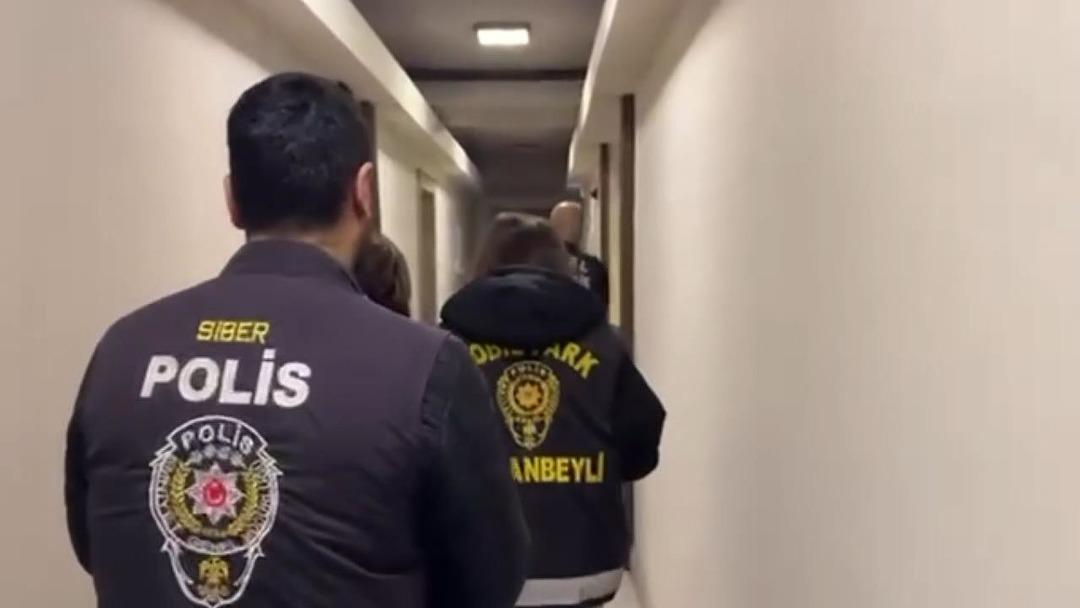 &Uuml;cret karışığı &ouml;zel fotoğraf ve video... OnlyFans operasyonunda yeni gelişme! G&ouml;zaltında g&ouml;r&uuml;nt&uuml;lendiler 2