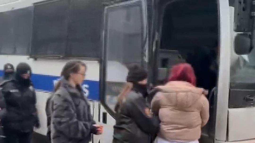 &Uuml;cret karışığı &ouml;zel fotoğraf ve video... OnlyFans operasyonunda yeni gelişme! G&ouml;zaltında g&ouml;r&uuml;nt&uuml;lendiler 5