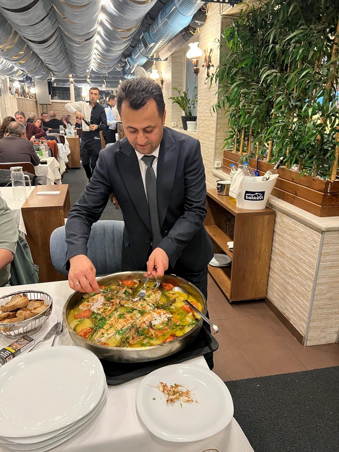 Ankara&rsquo;da "Balık Nerede Yenir?" Sorusunun 2007&rsquo;den Beri Değişmeyen Cevabı: Şeref Yazar İmzalı Yelken Balık Evi 2